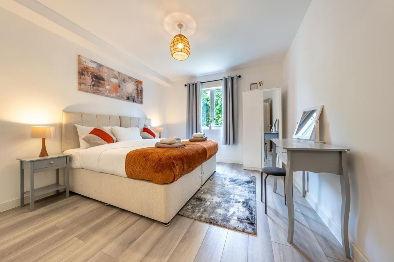 Ashview 6 - Heathrow - Windsor - Free Parking Apartment Staines-upon-Thames Екстериор снимка