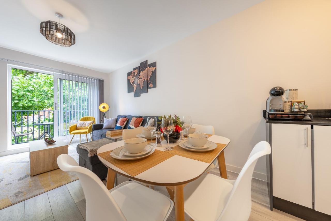 Ashview 6 - Heathrow - Windsor - Free Parking Apartment Staines-upon-Thames Екстериор снимка